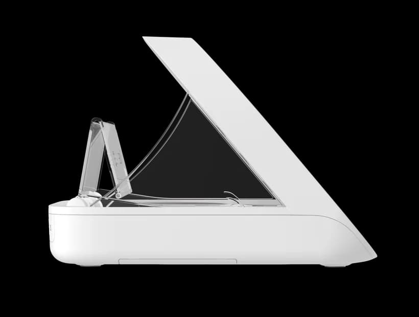 Miaulo Select microchip feeder, side view with the lid raised